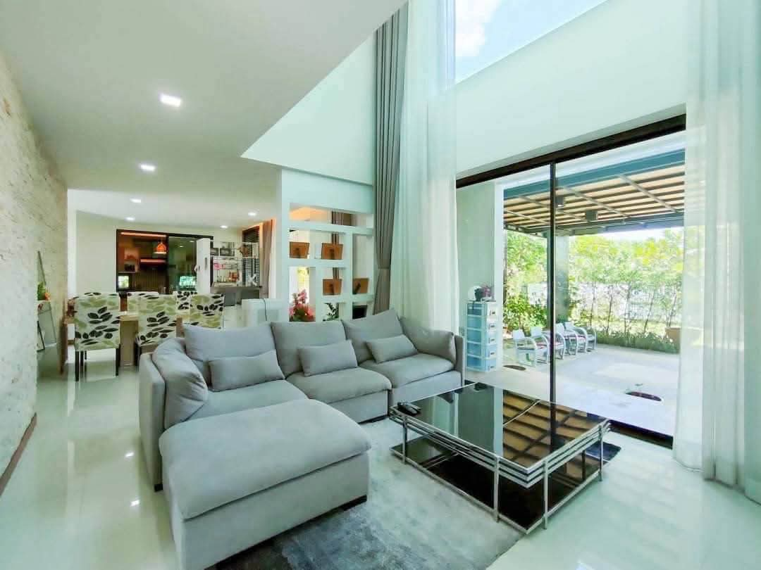 Modern House Preview 5