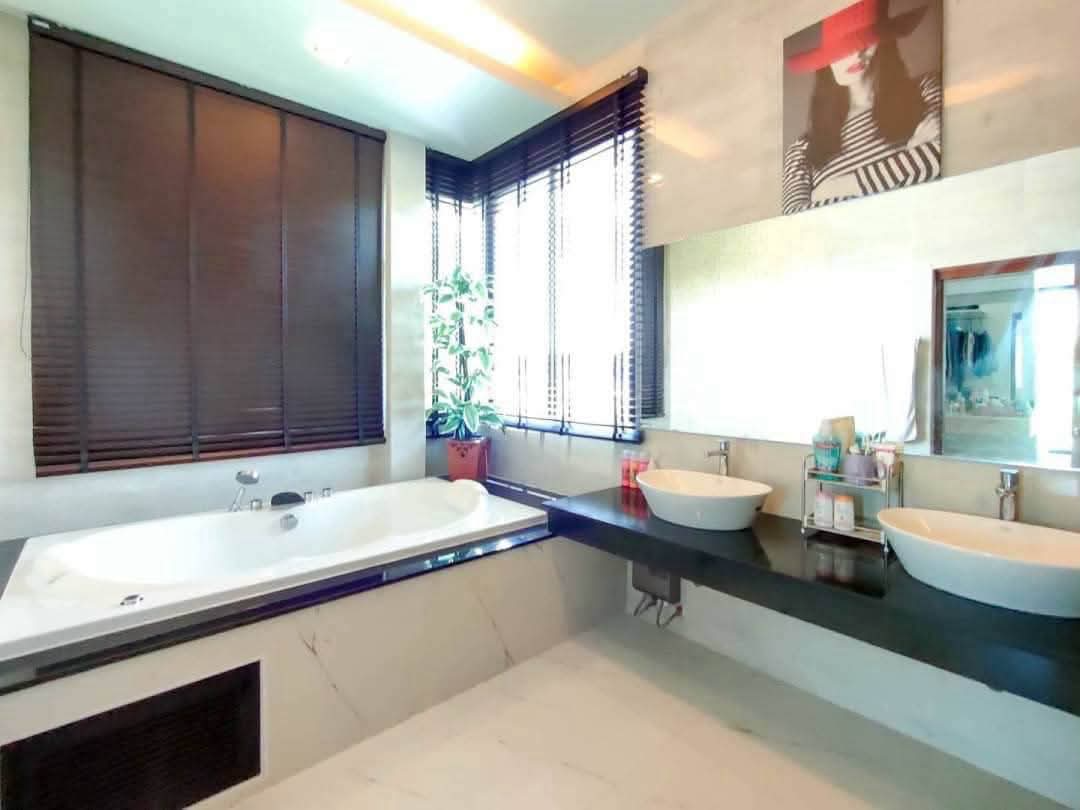 Modern House Preview 3