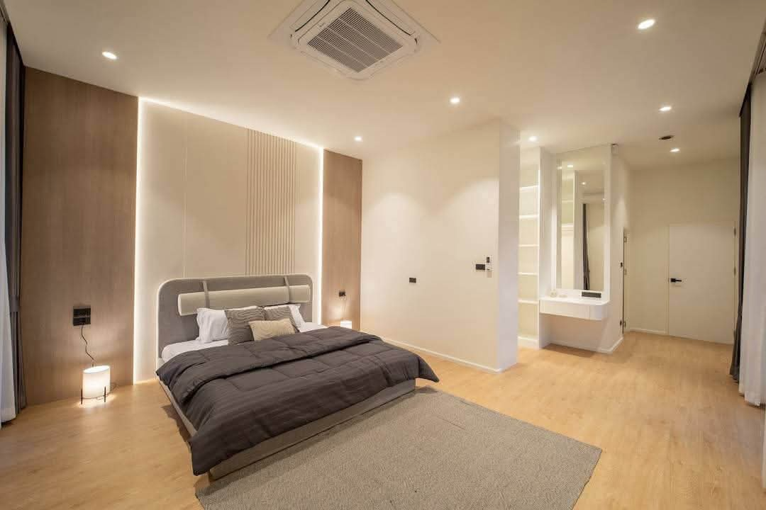 Modern Pool Villa Preview 7