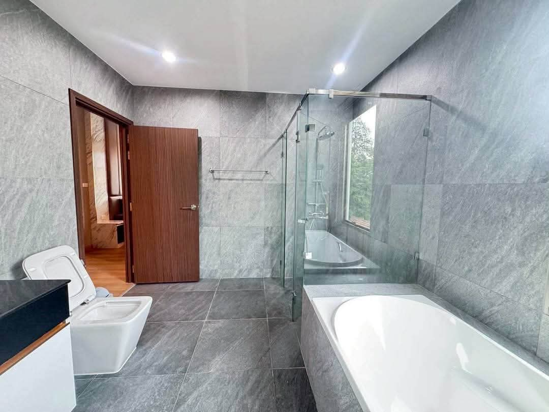 Luxury Condo Preview 3