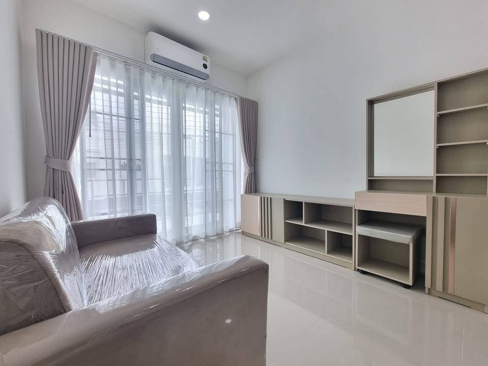ทาวน์โฮมรีโนเวทใหม่เอี่ยม Preview 4