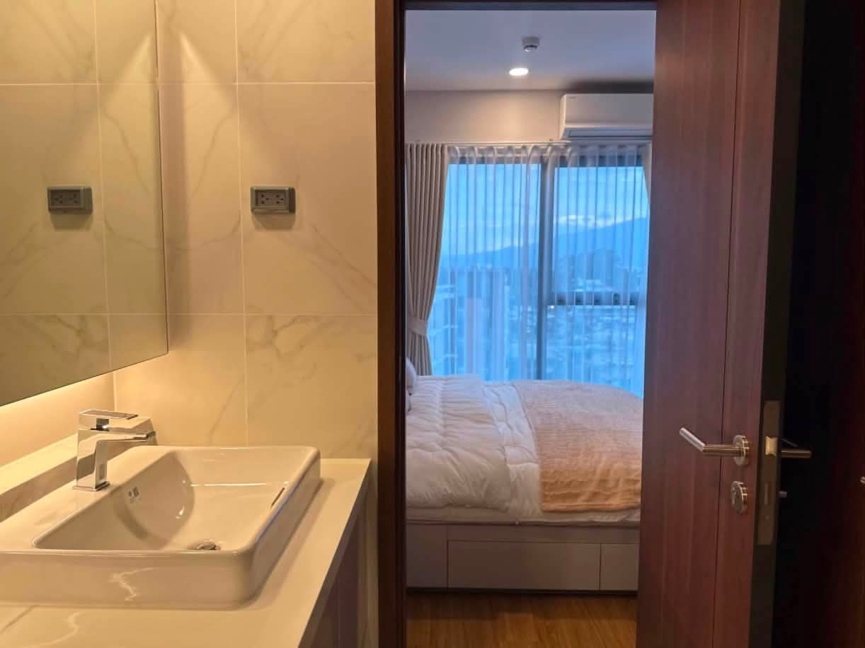 Luxury condo  Preview 2