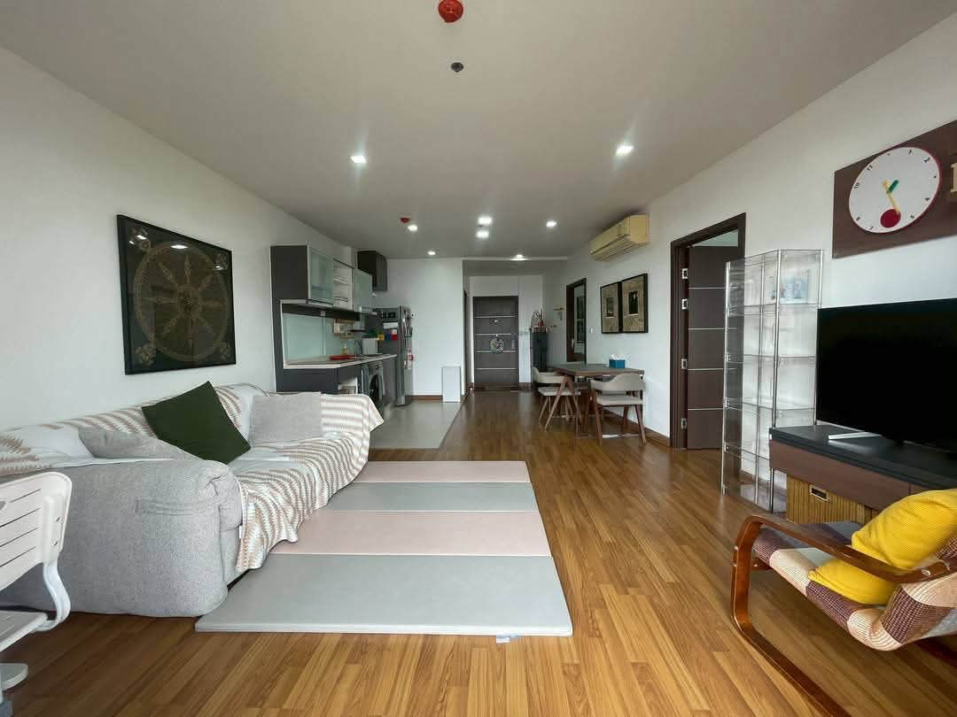Luxury 2BR Condo Preview 4