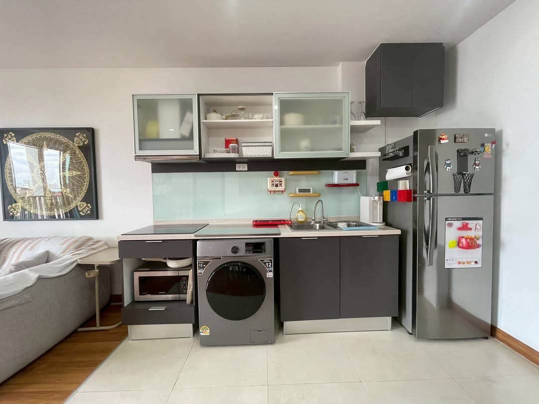 Luxury 2BR Condo Preview 3
