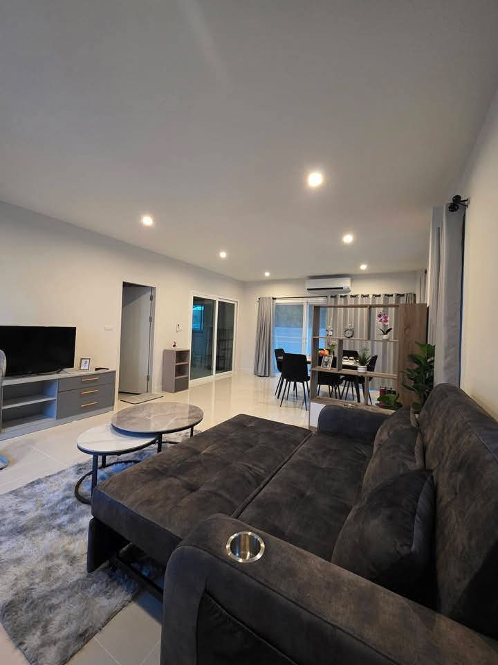 Brand New 2-Storey Preview 7