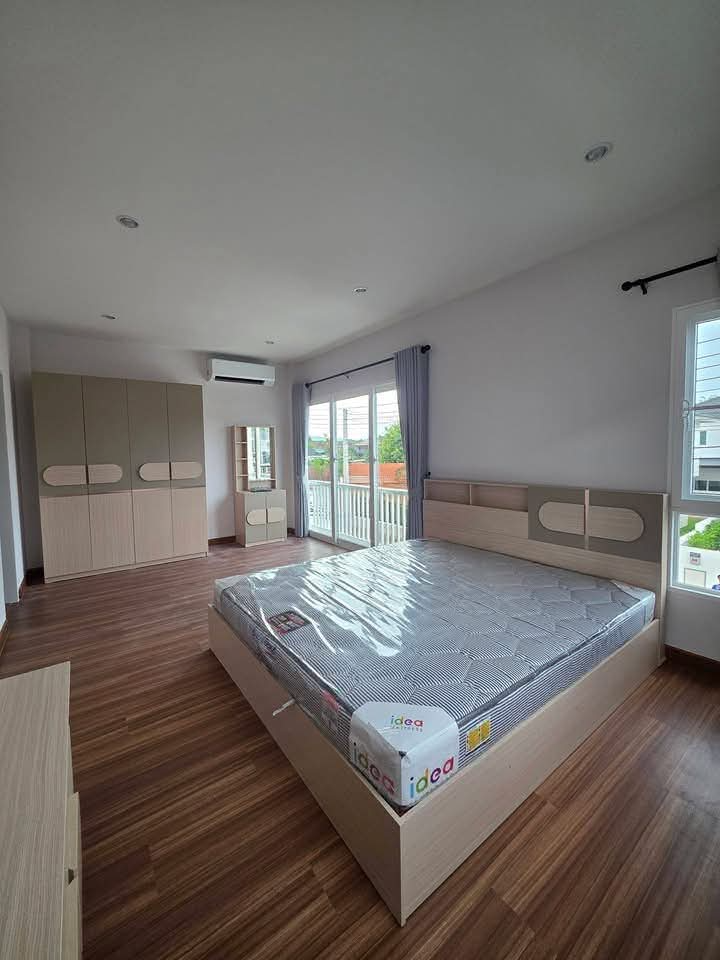 Brand New 2-Storey Preview 5