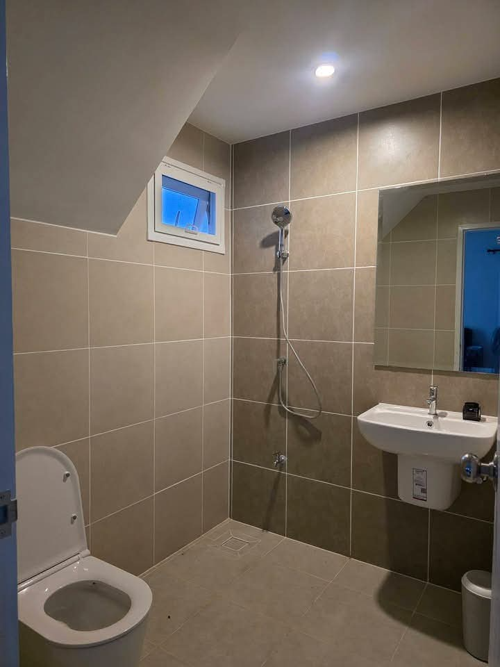 Brand New 2-Storey Preview 4