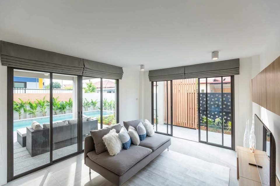 RENOVATED POOL VILLA Preview 6