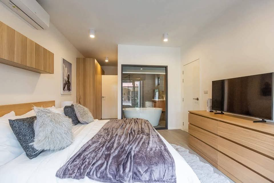 RENOVATED POOL VILLA Preview 5