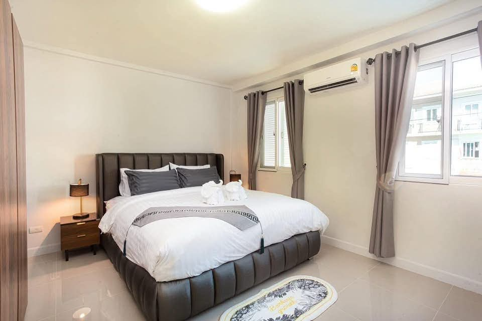 Premium 3-Story Townhome Preview 6