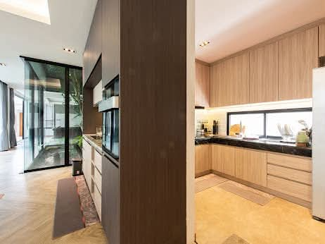 Luxury Modern Contemporary House Preview 5