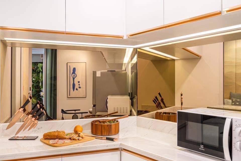 Modern Art Style Condo Preview 7
