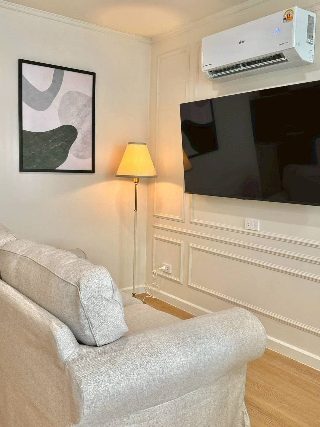 Modern Condo Preview 4
