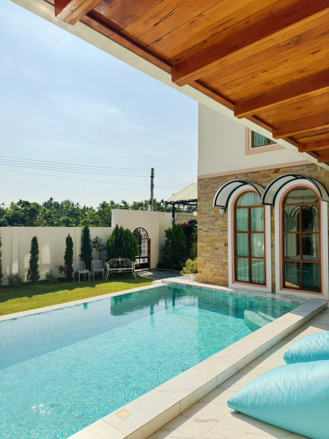 Luxury European & English Style Pool Villa  Preview 7