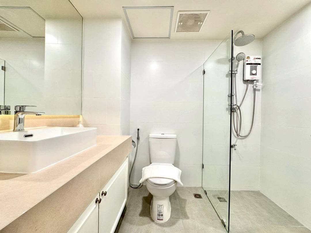 Modern Condo Preview 6