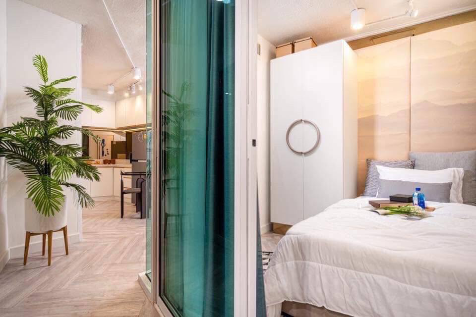 Modern Art Style Condo Preview 3