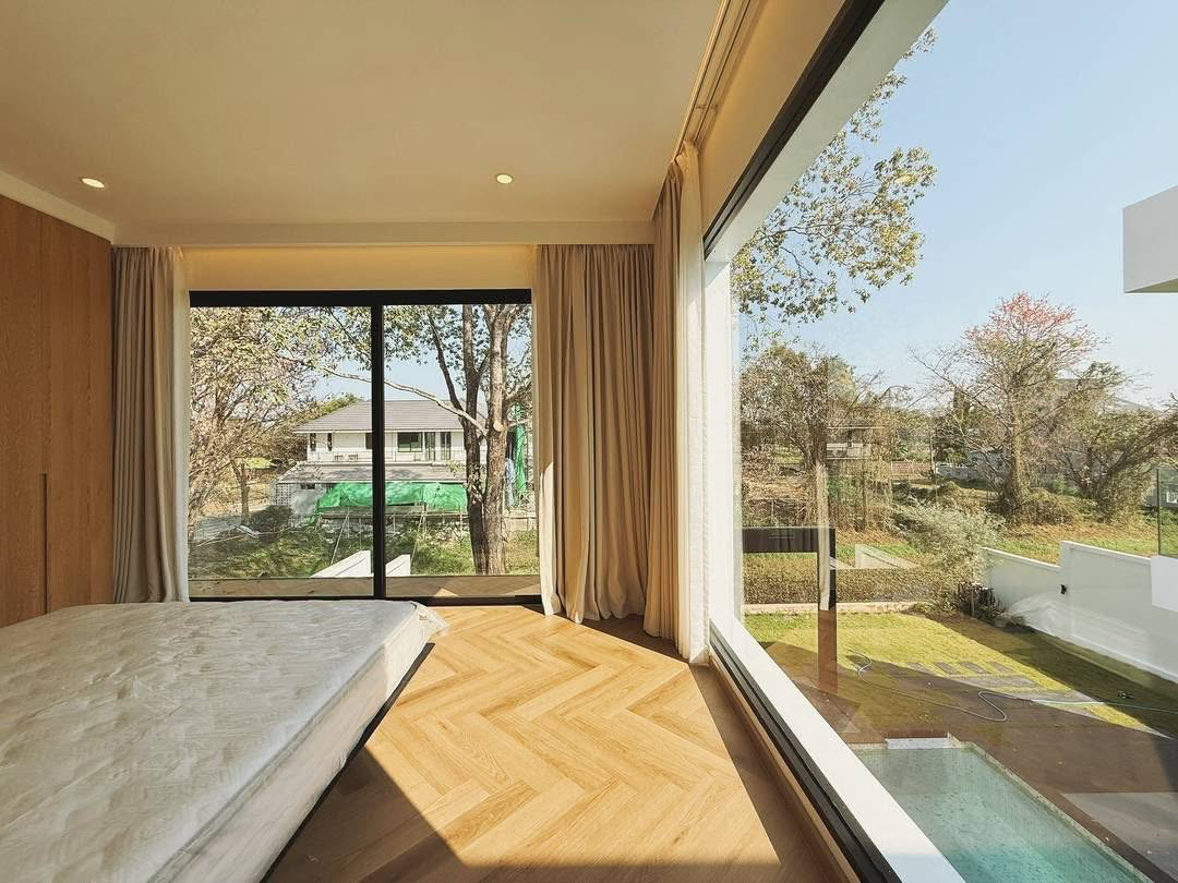 Luxury Pool Villa Preview 3