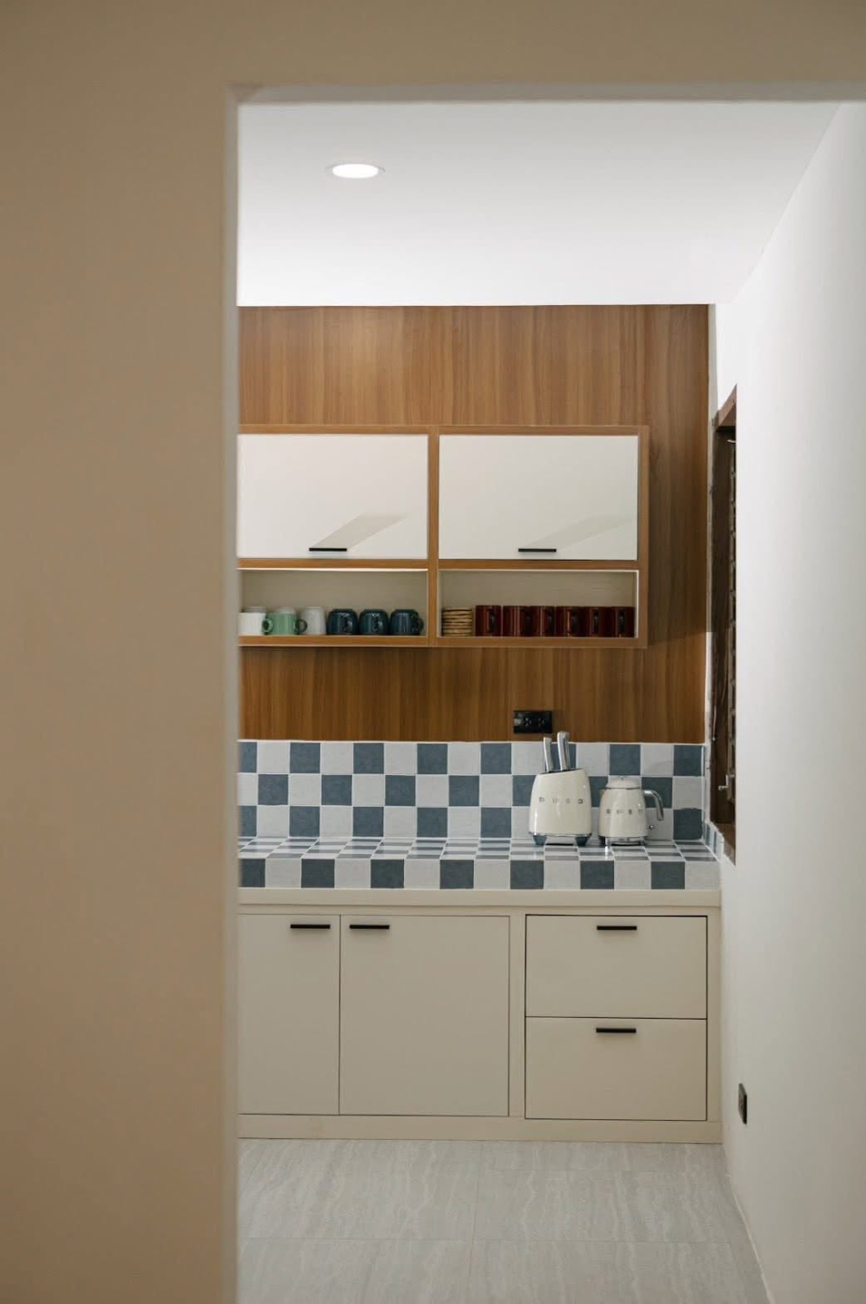 Mid-Century Modern Style House Preview 4