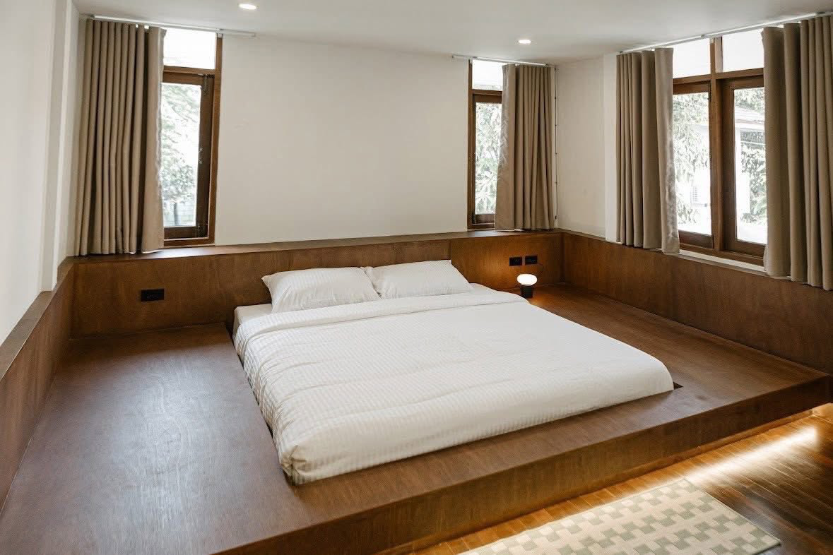 Mid-Century Modern Style House Preview 3