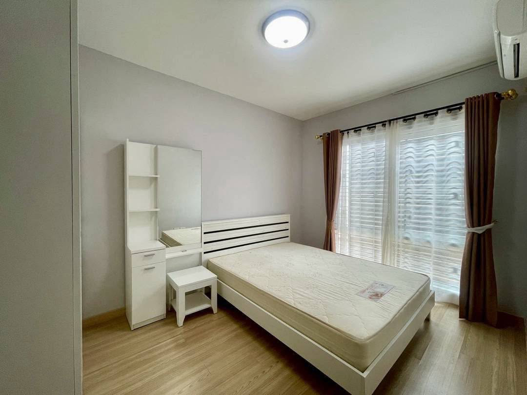 Modern Townhome Preview 5