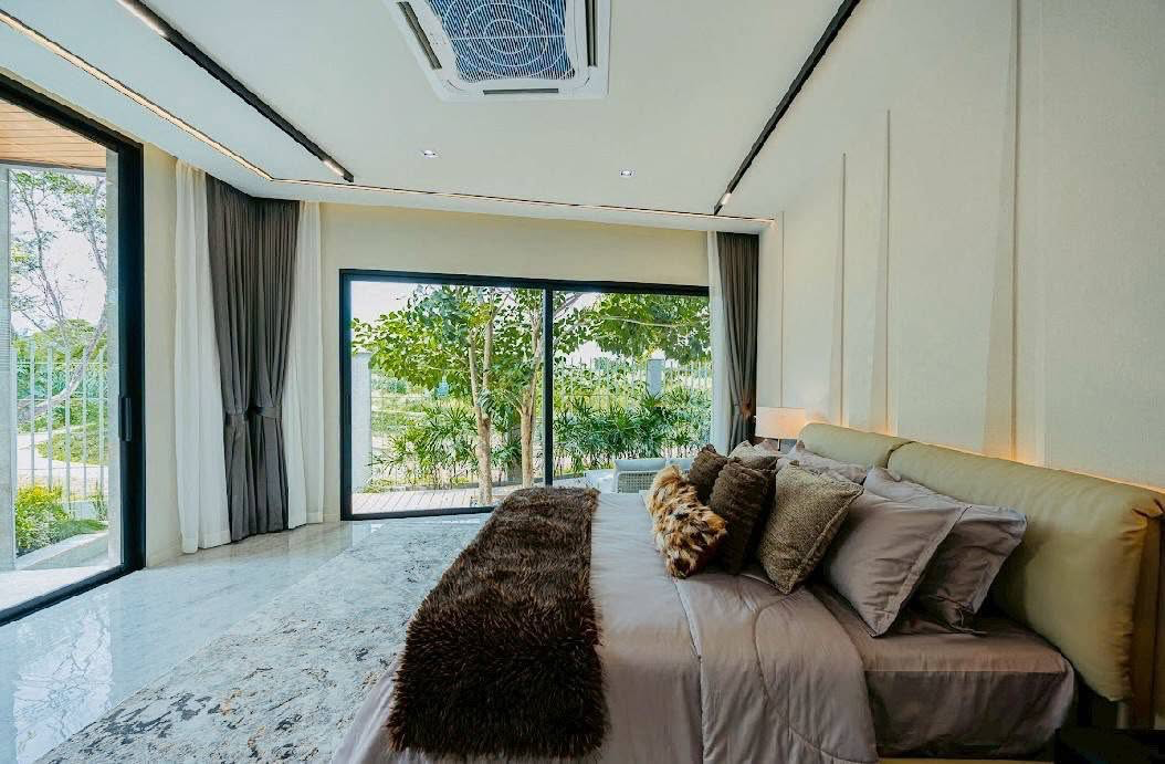 Modern Luxury Pool Villa  Preview 5