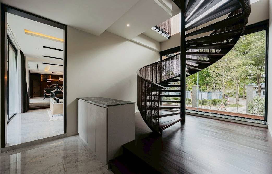 Modern Luxury Pool Villa  Preview 3