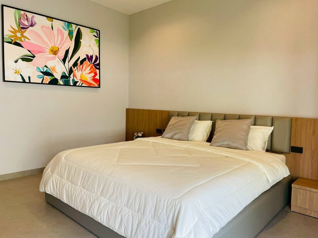  modern luxury pool villa  Preview 2
