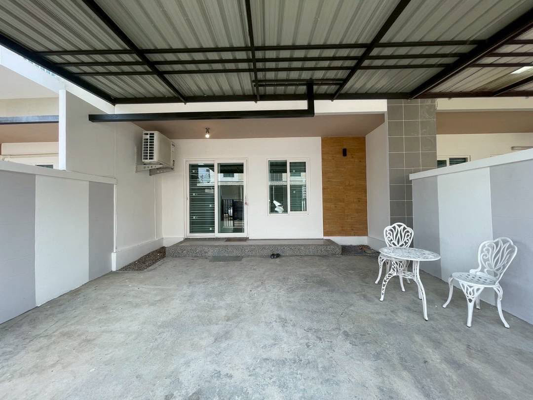 Modern Townhome Preview 3