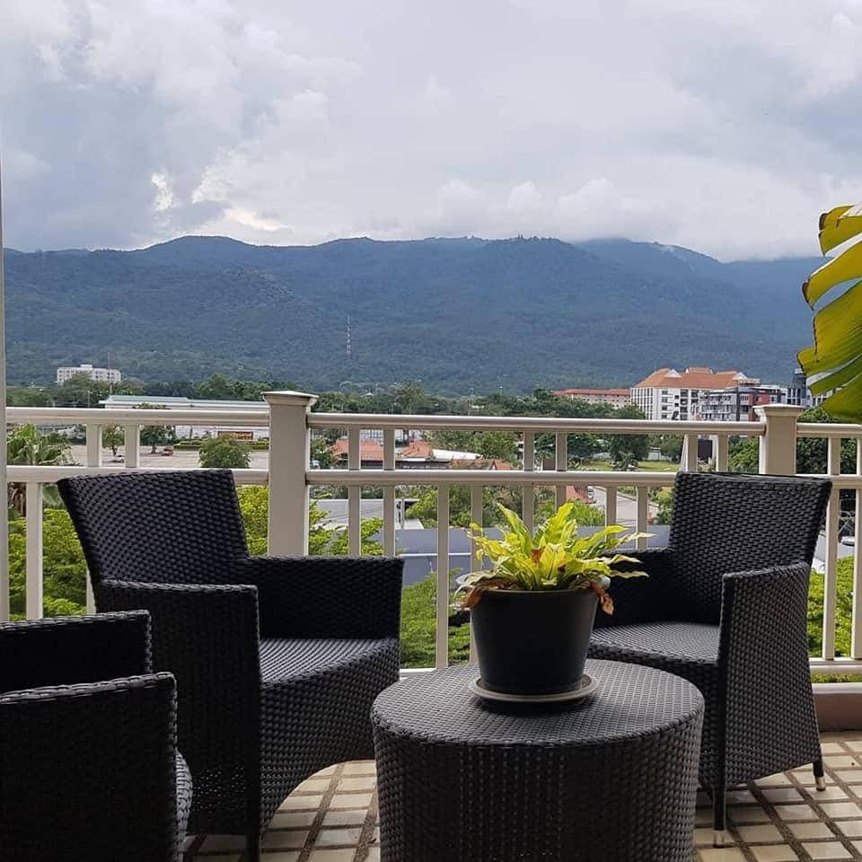 Luxury 170 sqm Condo with Unobstructed Mountain Views 