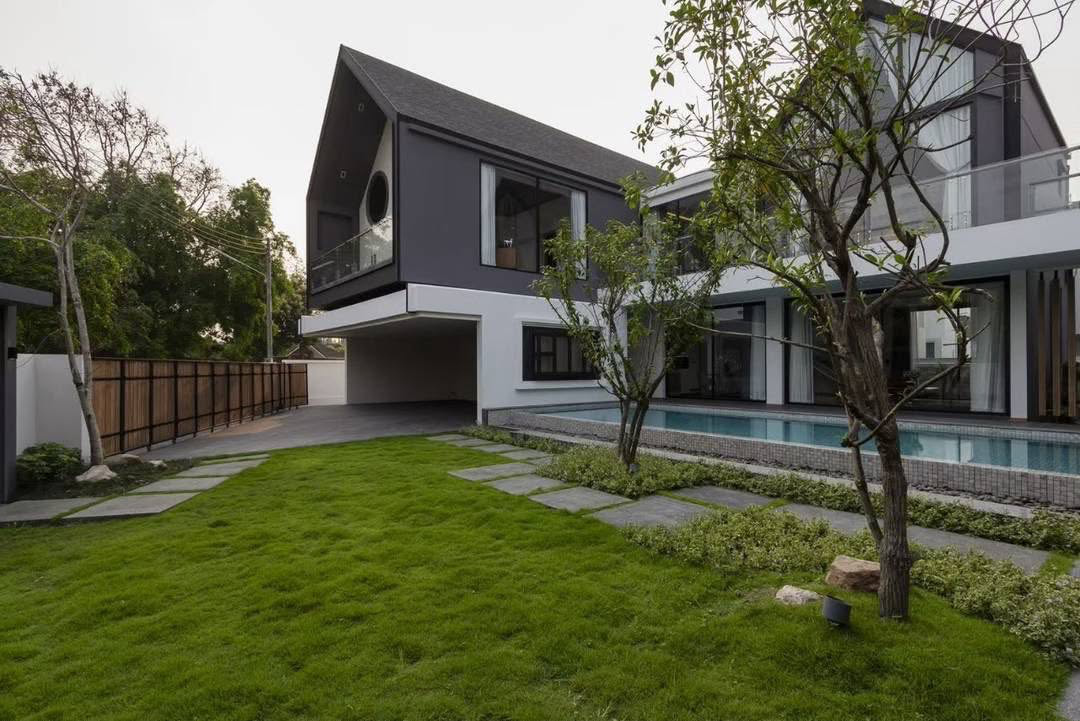 Luxury Modern Pool Villa  Preview 3
