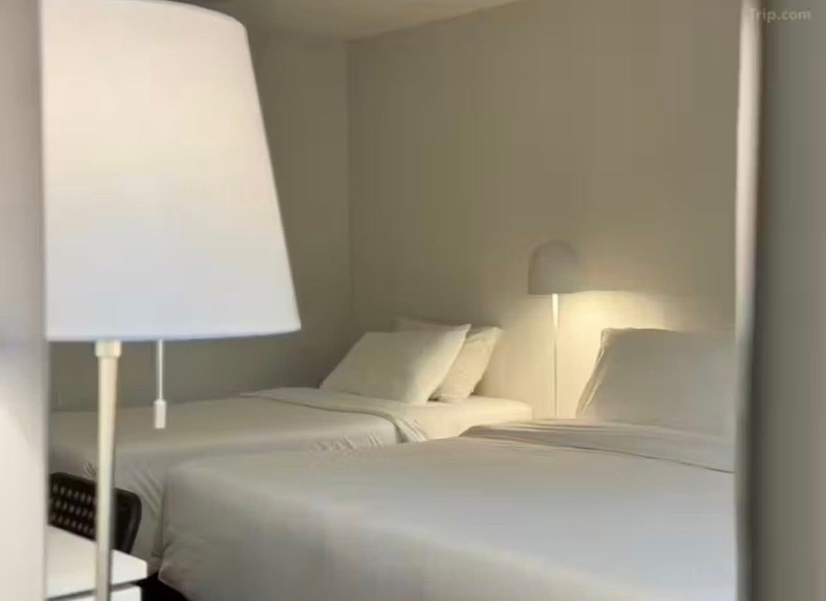 Modern Hotel  Preview 4