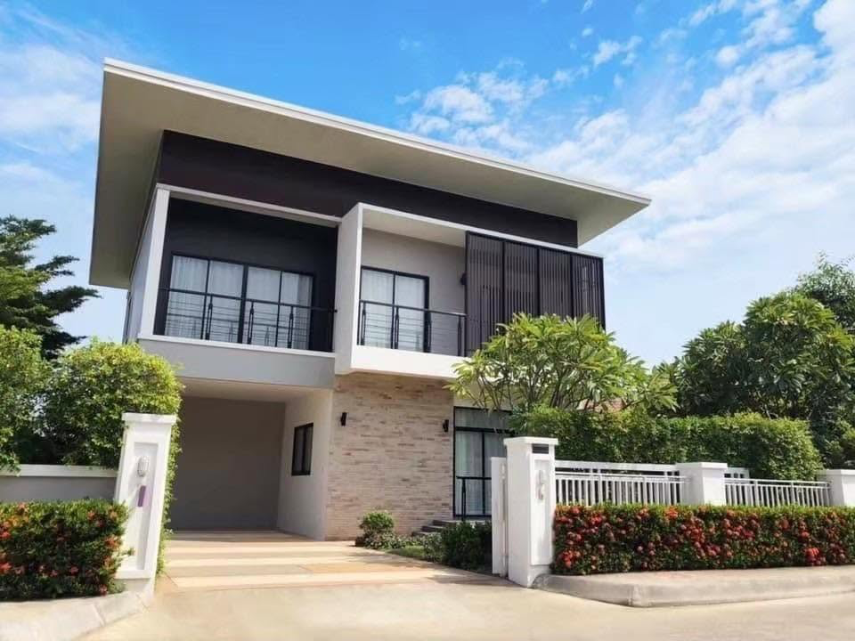 บ้านเดี่ยว 2 ชั้น สไตล์โมเดิร์นทรอปิคอล