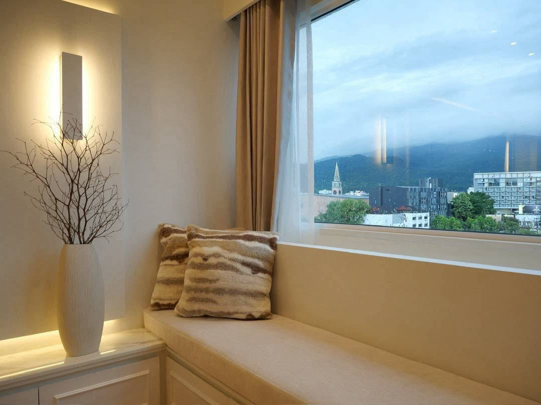 uxury condo featuring a stunning 180°  Preview 3