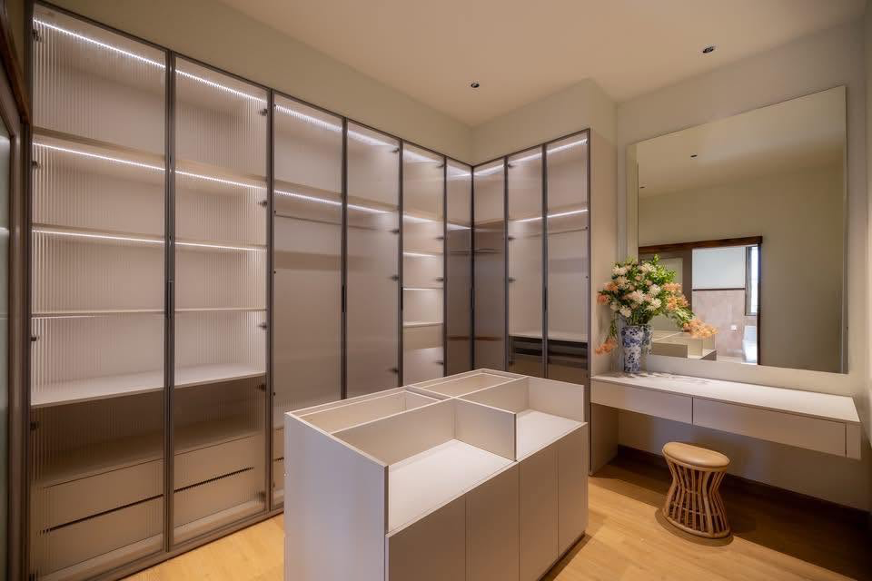 Brand New Luxury Villa Preview 5
