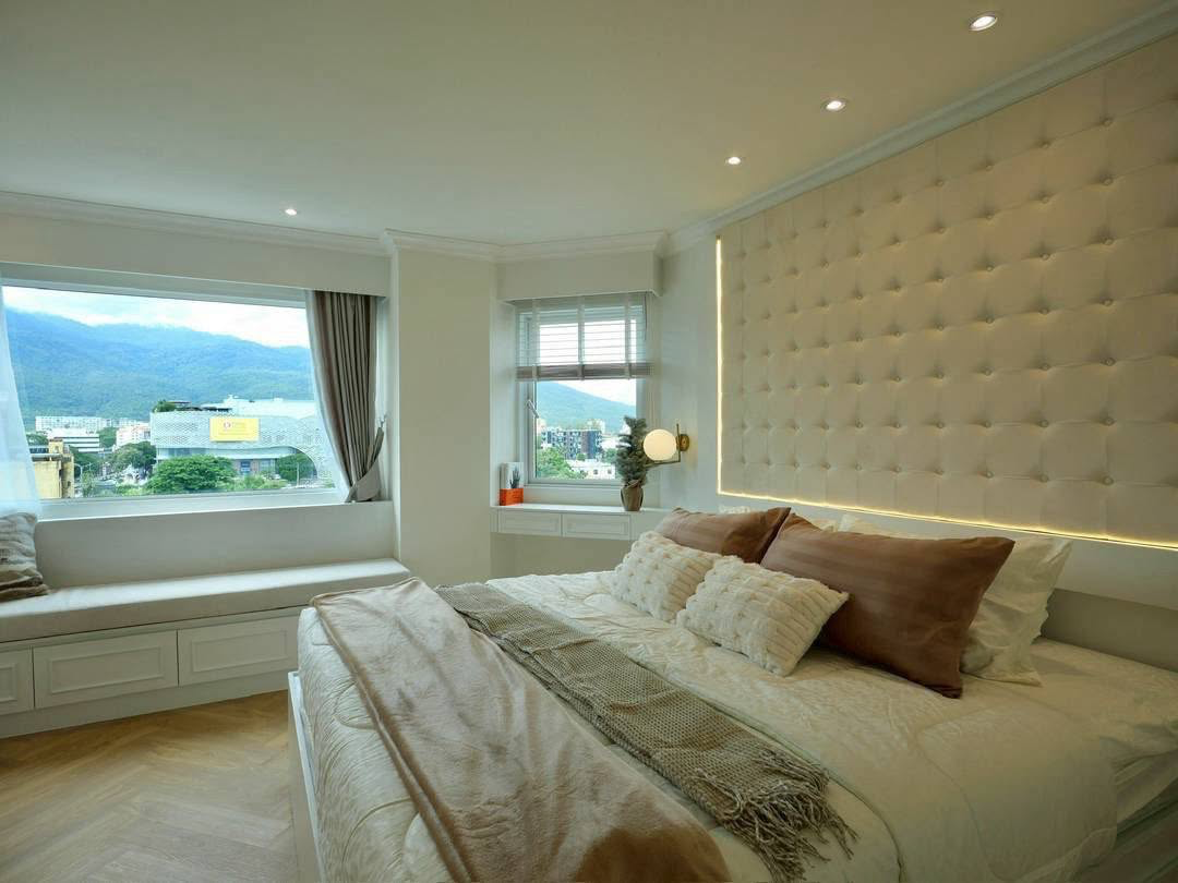uxury condo featuring a stunning 180°  Preview 2