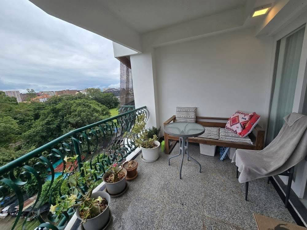Luxury Condo for Sale/Rent – Heart of Nimman & MAYA Mall