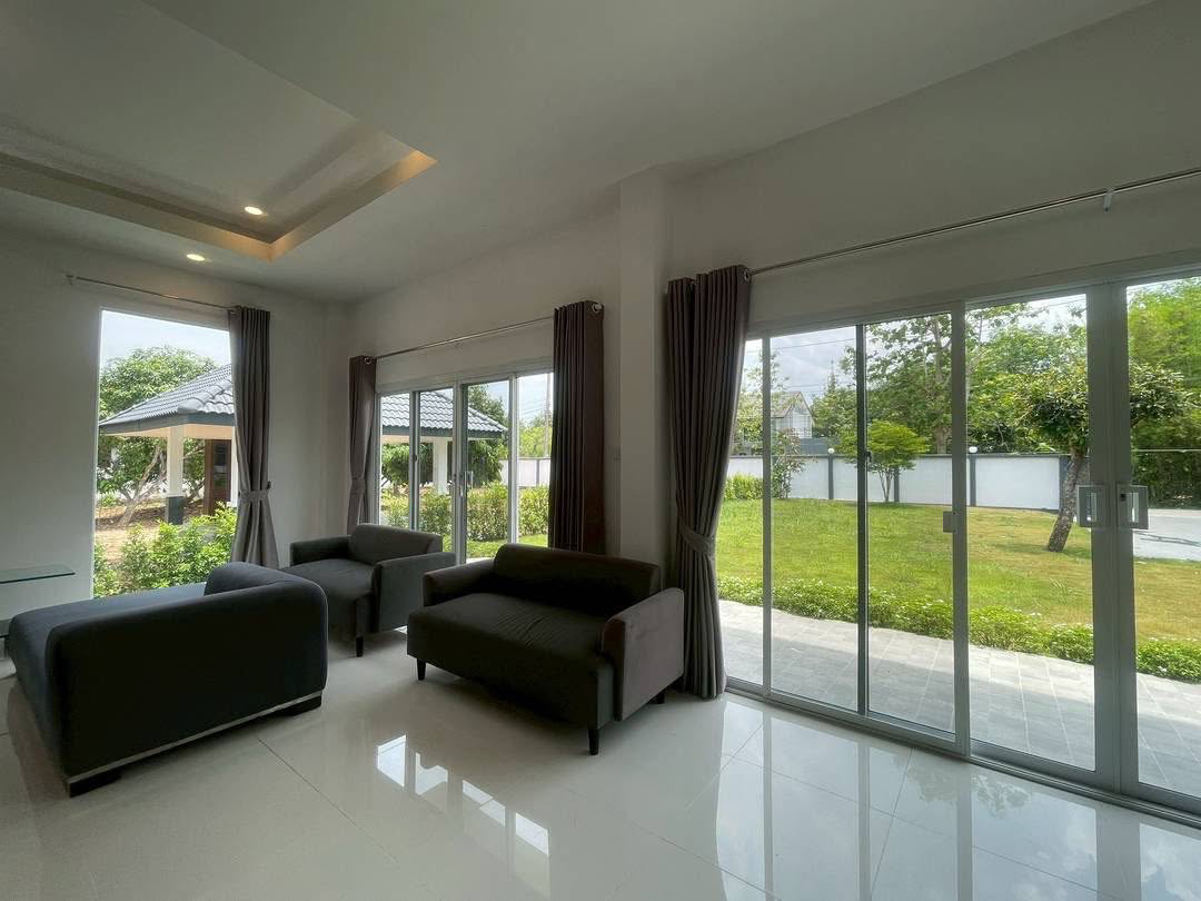 Newly renovated single house Preview 2