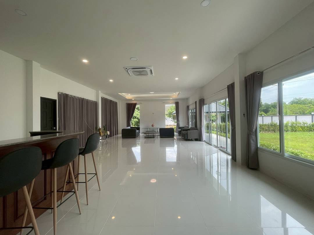 Newly renovated single house Preview 3