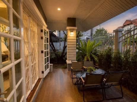 enovated Modern House Preview 6