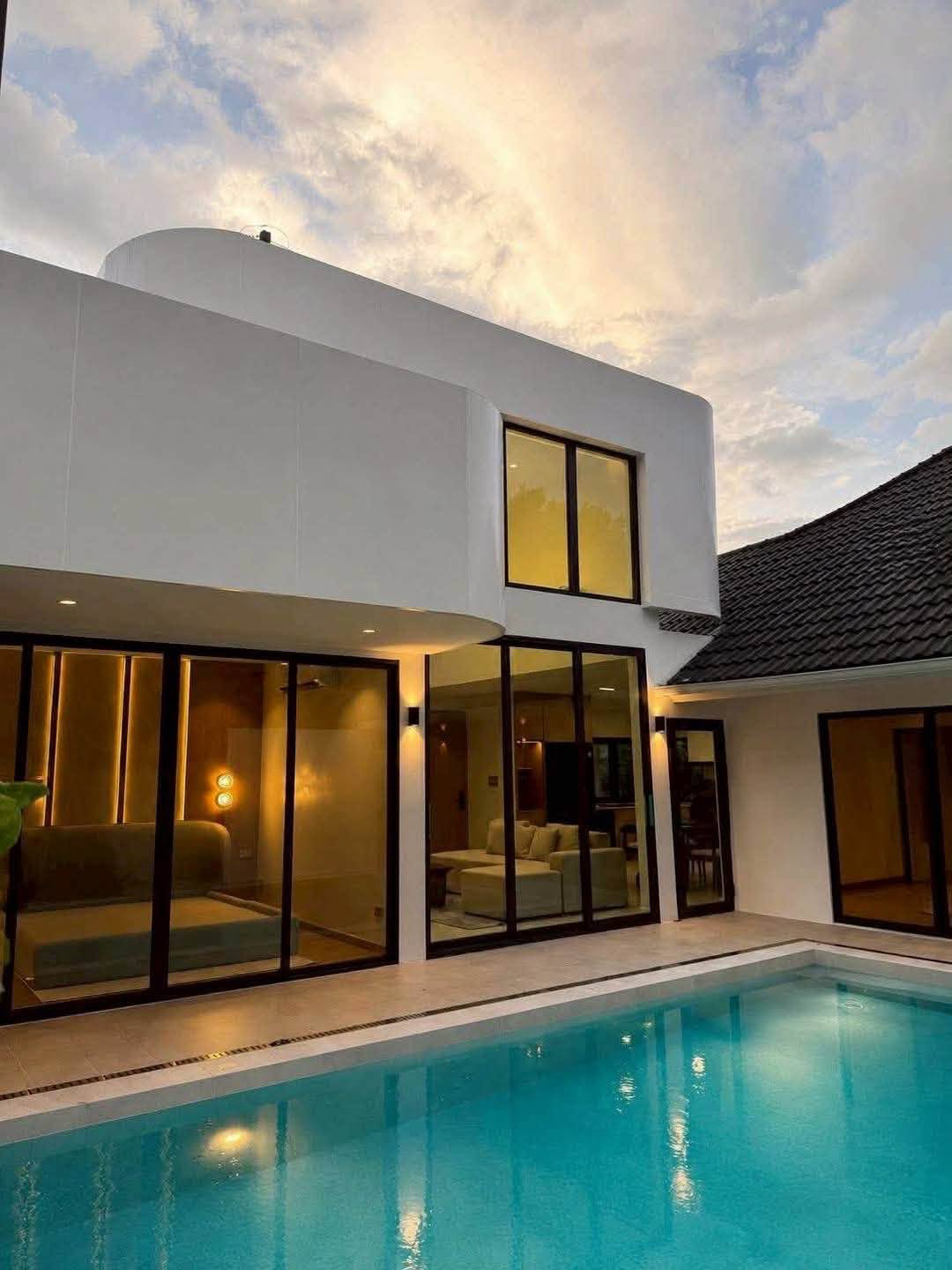 พูลวิลล่าสุดหรูสไตล์ Modern Luxury