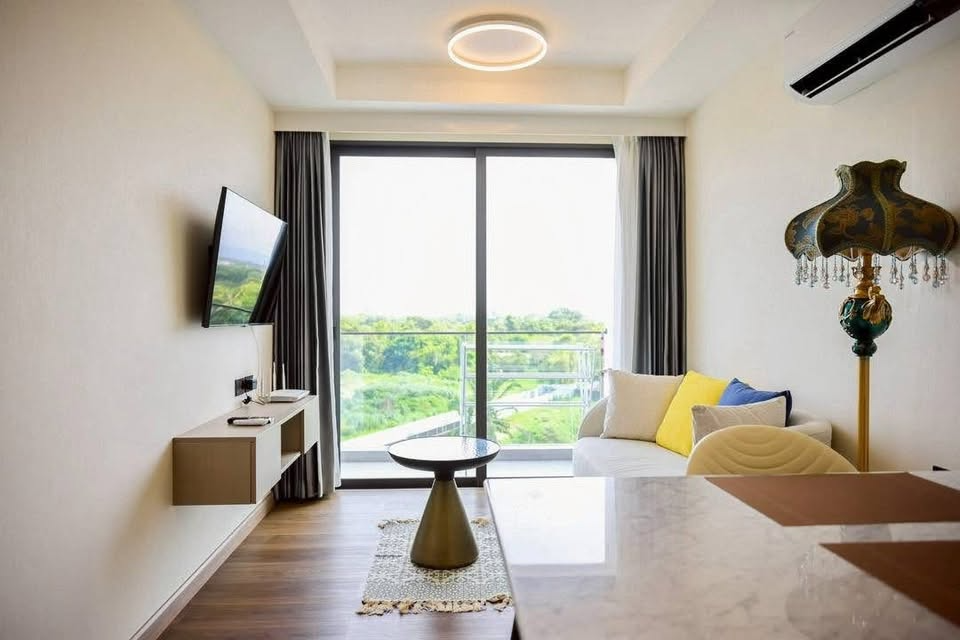 ขายคอนโดห้องมุม ชั้น 8 ที่ The One Condo เชียงใหม่ / For Sale Top Floor Conner unit at The One Condo Chiang Mai ระเบียงกว้าง วิวต้นไม้เปิดโล่ง พร้อมพื้นที่ส่วนกลางที่ตอบโจทย์ทุกวัน (The One Chiang Mai : เดอะ วัน เชียงใหม่) Preview 3