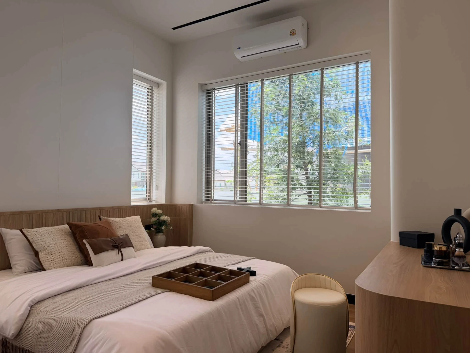ขาย Luxury Pool Villa ชั้นเดียว เชียงใหม่ บรรยากาศรีสอร์ต บนทำเลสันผักหวาน–หางดง เชียงใหม่ สัมผัสการอยู่อาศัยที่ผสานความเรียบหรู ความเป็นส่วนตัว และธรรมชาติเข้าด้วยกันอย่างลงตัว Preview 6