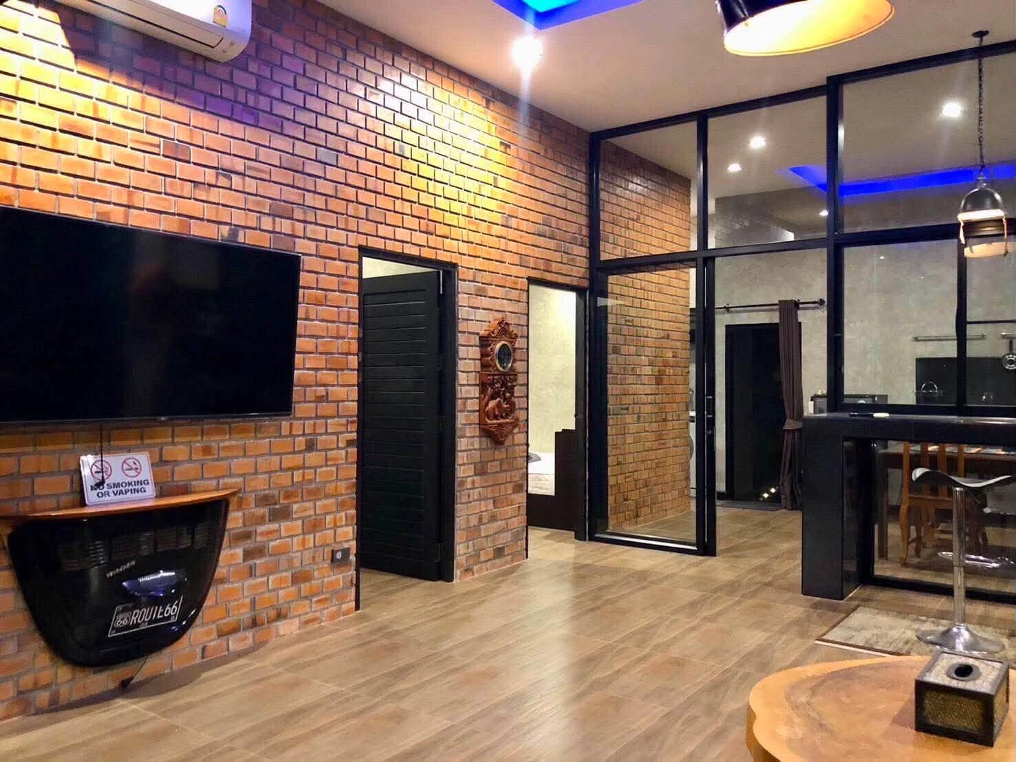 ให้เช่า/ขาย บ้านสไตล์โมเดิร์นพร้อมสระว่ายน้ำและสวนกว้างขวางร่มรื่นในโครงการบ้านจัดสรร อ.หางดง จ.เชียงใหม่