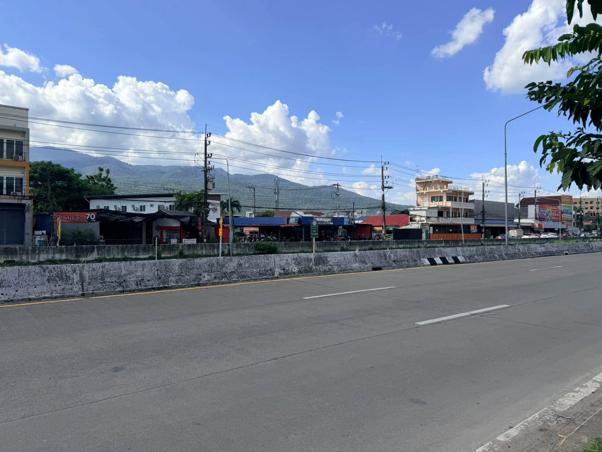 ให้เช่าที่ดินทำเลศักยภาพ ติดถนนคันคลองชลประทาน ตำบลช้างเผือก เมืองเชียงใหม่ Preview 2