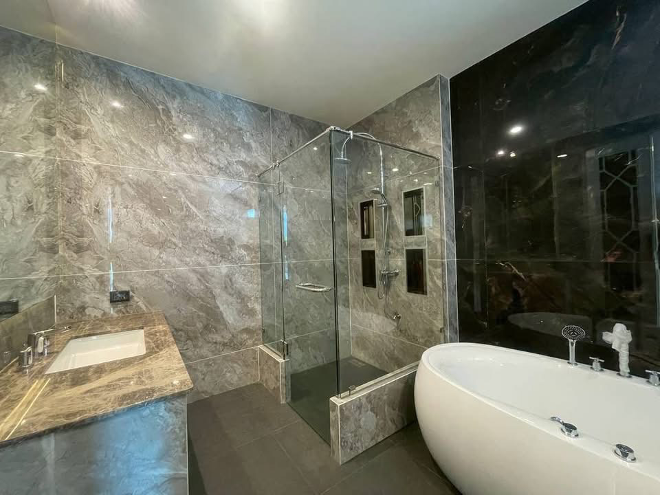 Modern Luxury House Preview 4